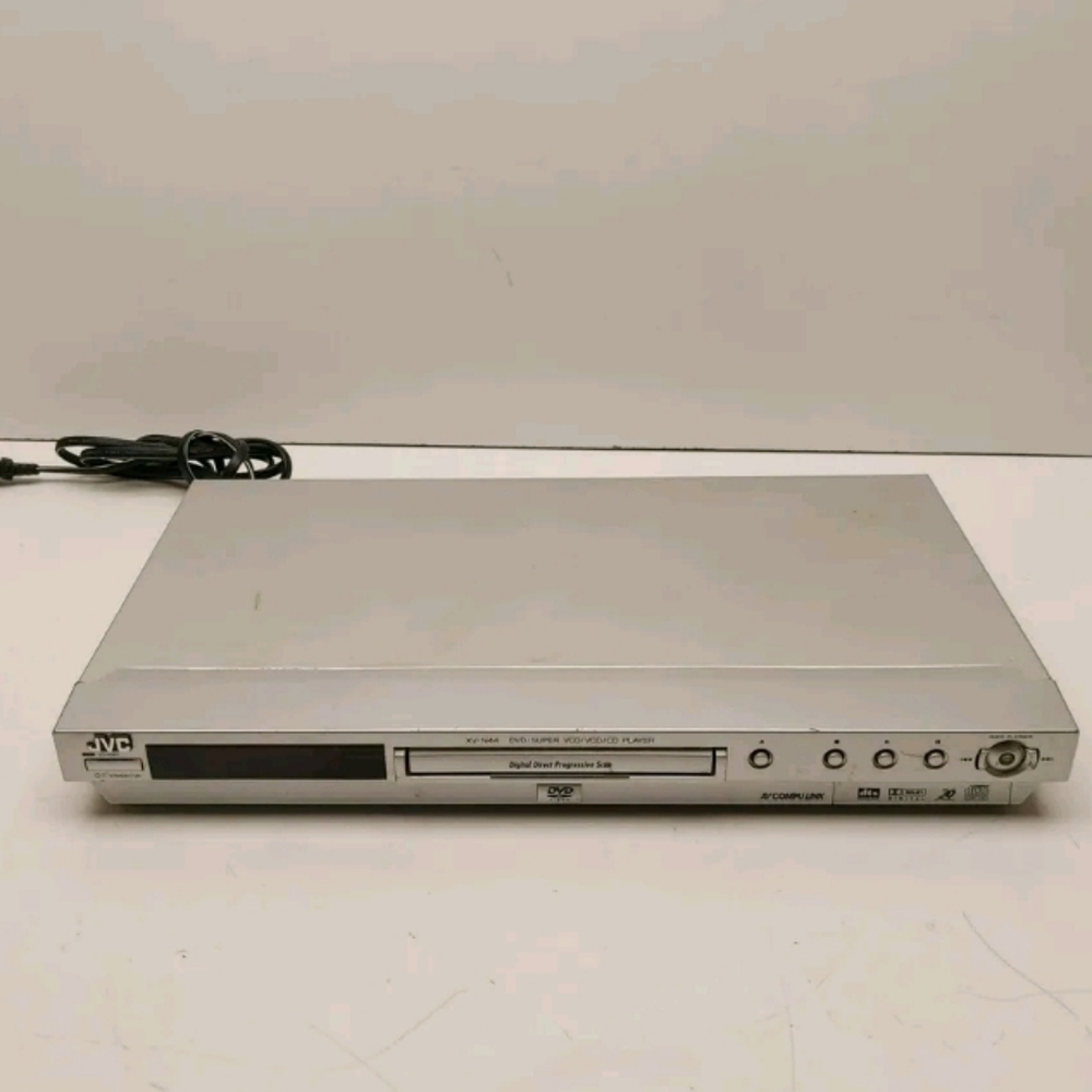 JVC DVD / CD Player Model XV-N44SL With Remote control RGB cable TESTED WORKING